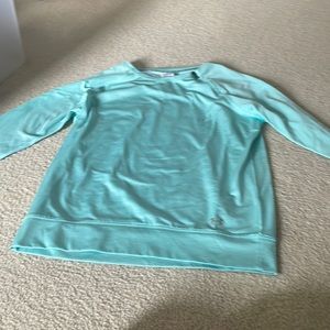 Under armor top washed. Never worn